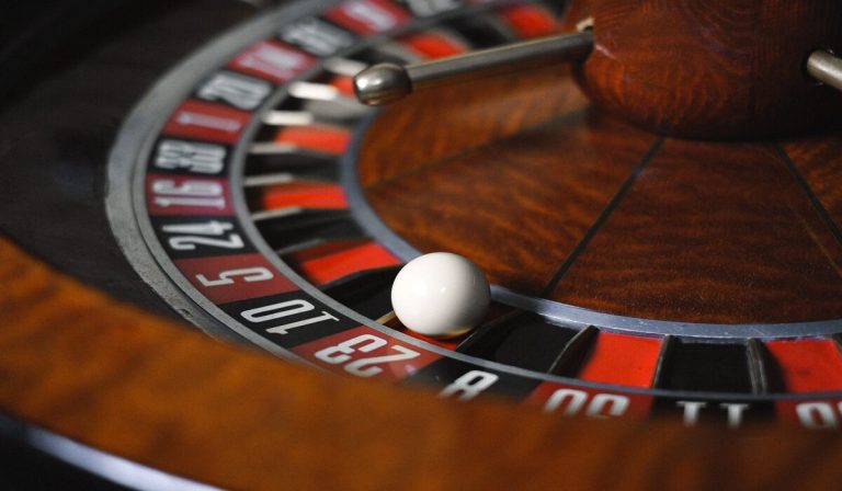 Top Online Casino Games Popular Among Malaysian Gamers: Trends You Should Know