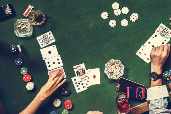 Comparing User Experience Across Different Baccarat Websites Today